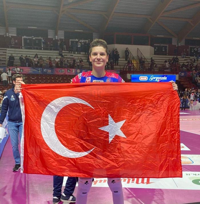 Ebrar Karakurt çocukluk fotoğrafını paylaştı Ee ben güzelmişim