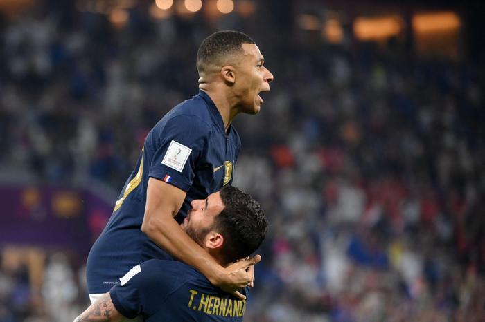 Kylian Mbappe, Fransa-Danimarka maçında şov yaptı Dünya Kupası tarihine geçti