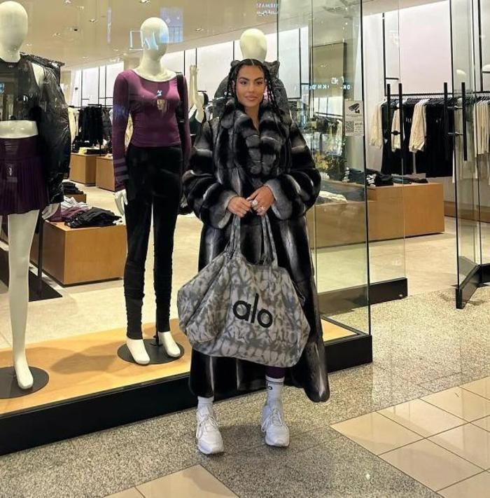 Georgina Rodriguezden şaşırtan paylaşım Tarzını değiştirdi
