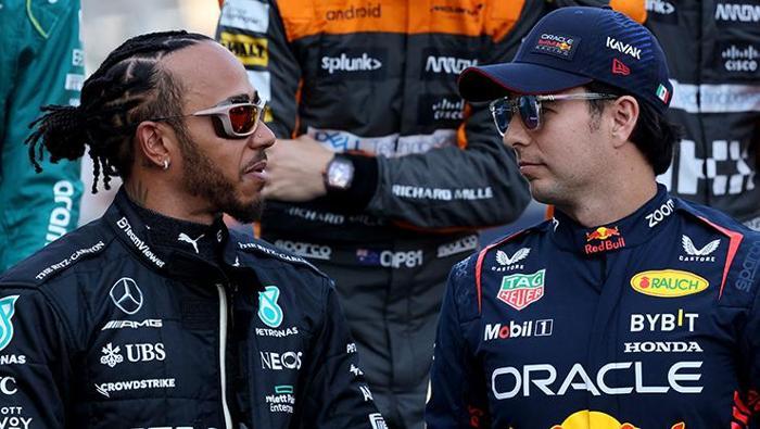 Lewis Hamilton, ayrılık iddiaları için Mercedese çağrı yaptı
