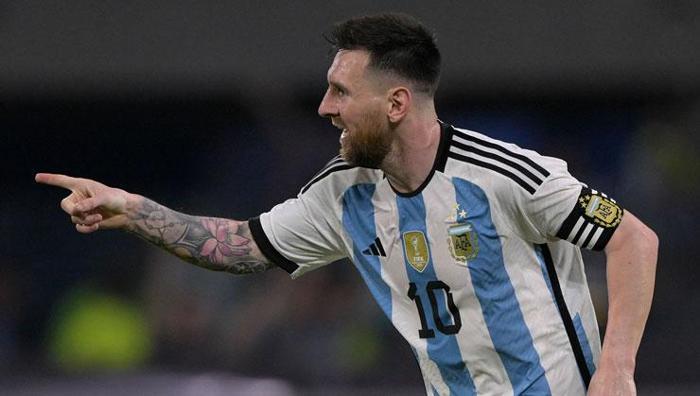 Cristiano Ronaldo önde, Messi takipte...