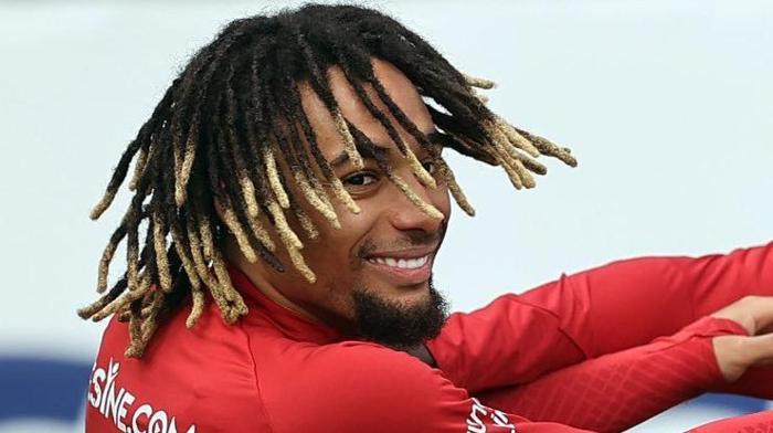 Okan Buruktan Galatasaray - Başakşehir maçına sürpriz 11