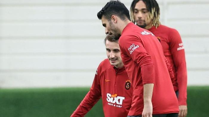 Okan Buruktan Galatasaray - Başakşehir maçına sürpriz 11