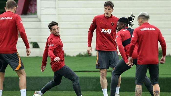 Okan Buruktan Galatasaray - Başakşehir maçına sürpriz 11