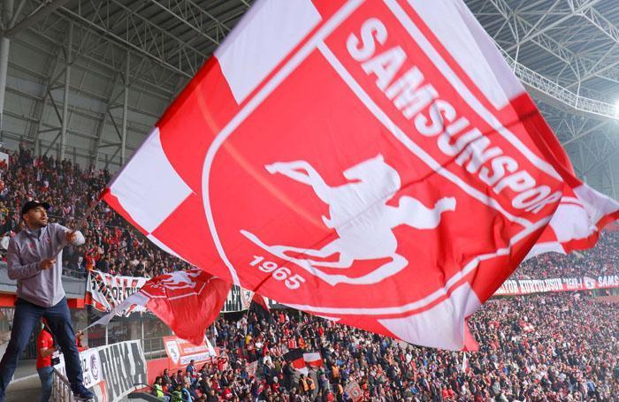 Samsunda Süper Lig coşkusu Samsunspor liderliği garantiledi, meydanda çifte bayram yaşandı...