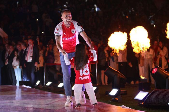 Şampiyon Samsunspor kupasına kavuştu Coşkulu kutlama...