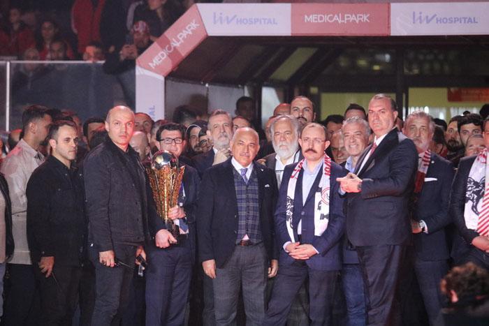 Şampiyon Samsunspor kupasına kavuştu Coşkulu kutlama...