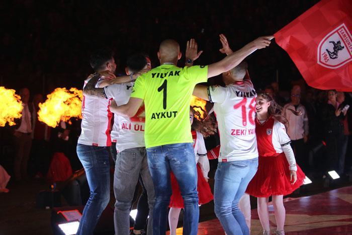 Şampiyon Samsunspor kupasına kavuştu Coşkulu kutlama...