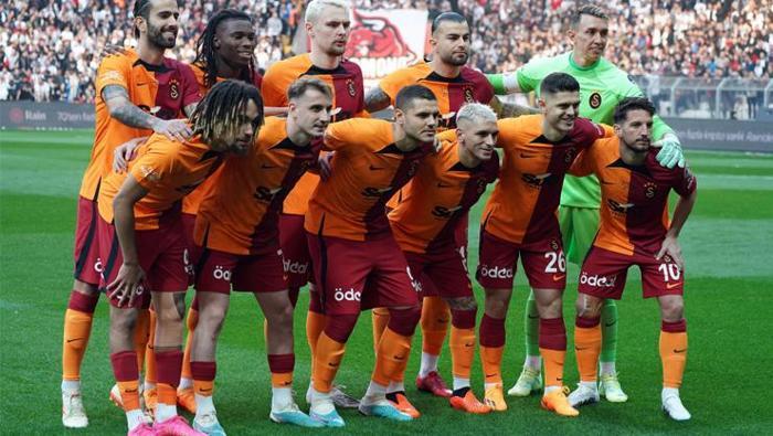 Galatasarayda Okan Buruktan sürpriz tercih İlk 11de şaşırtan değişiklik