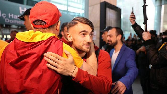 Galatasaray kafilesine şampiyon karşılaması