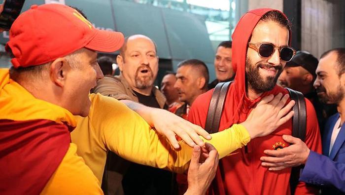 Galatasaray kafilesine şampiyon karşılaması