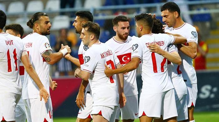Spor yazarları Letonya - Türkiye maçını yazdı Hala Kuntz mu