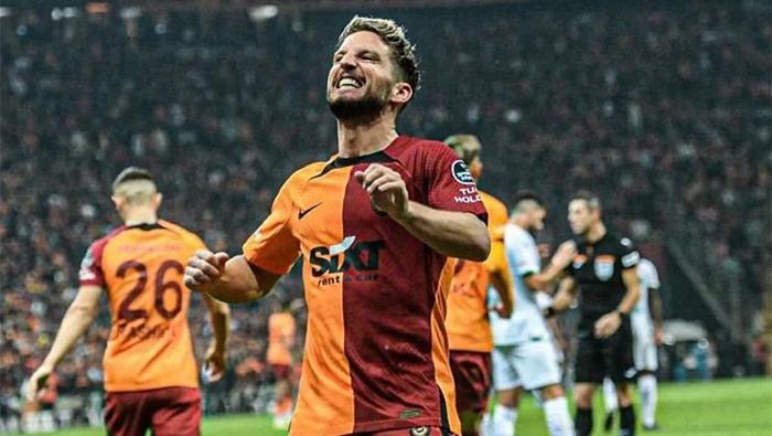 Dries Mertens (forvet arkası)