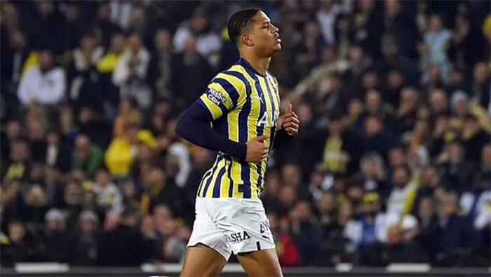 Jayden Oosterwolde (sol bek)