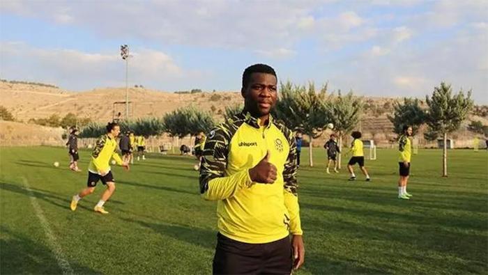 Godfred Donsah (merkez orta saha)