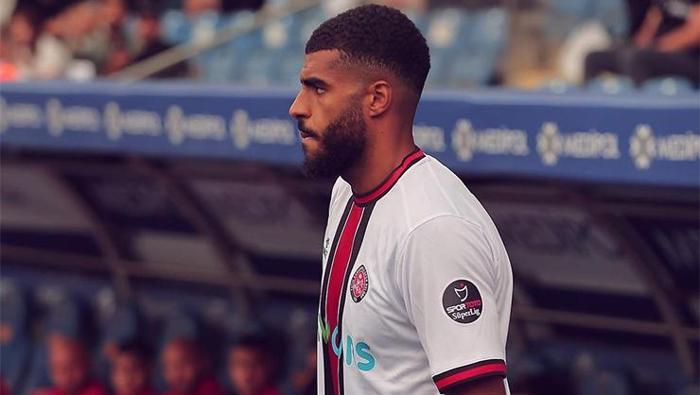 Rayyan Baniya (stoper)