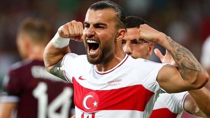 Galatasarayda sezona damga vuran Abdülkerim Bardakçı baba oluyor İlk kez görüntülendi