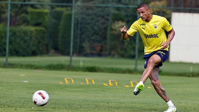 Rodrigo Becao Fenerbahçe ile ilk antrenmanına çıktı