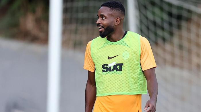 Galatasarayda Cedric Bakambu ve Wilfried Zahadan takımla ilk antrenman