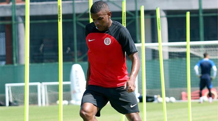 ANTALYASPOR, FERNANDOYU SATTI
