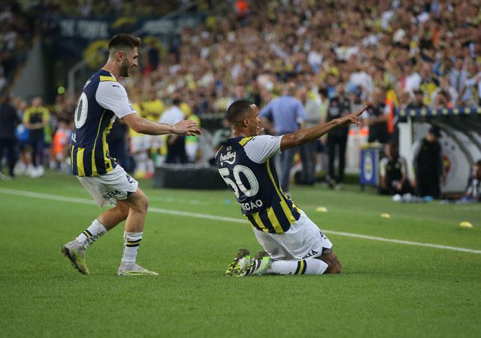 Fenerbahçede Michy Batshuayi yine problem çıkarttı, Dusan Tadic gönlünü aldı
