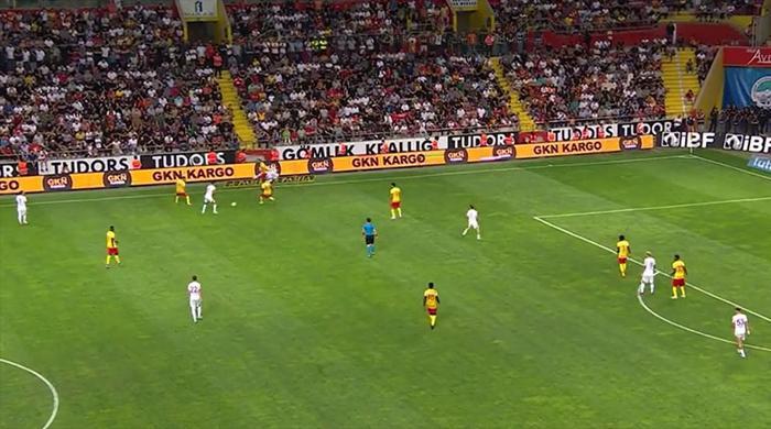 Kayserispor - Galatasaray maçının tartışmalı pozisyonlarını değerlendirdiler: Kırmızı kart beklenen o an...