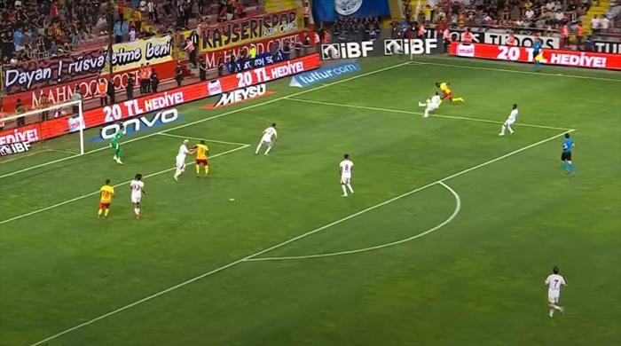 Kayserispor - Galatasaray maçının tartışmalı pozisyonlarını değerlendirdiler: Kırmızı kart beklenen o an...