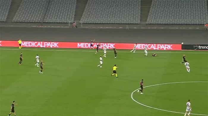Fatih Karagümrük - Beşiktaş maçının tartışmalı pozisyonlarını değerlendirdiler: İkinci sarı karttan ihracı gerekirdi