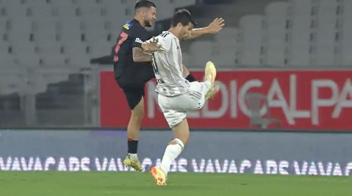 Fatih Karagümrük - Beşiktaş maçının tartışmalı pozisyonlarını değerlendirdiler: İkinci sarı karttan ihracı gerekirdi