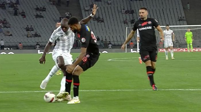 Fatih Karagümrük - Beşiktaş maçının tartışmalı pozisyonlarını değerlendirdiler: İkinci sarı karttan ihracı gerekirdi