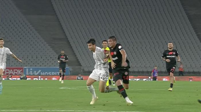 Fatih Karagümrük - Beşiktaş maçının tartışmalı pozisyonlarını değerlendirdiler: İkinci sarı karttan ihracı gerekirdi