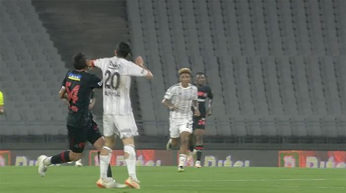 Fatih Karagümrük - Beşiktaş maçının tartışmalı pozisyonlarını değerlendirdiler: İkinci sarı karttan ihracı gerekirdi