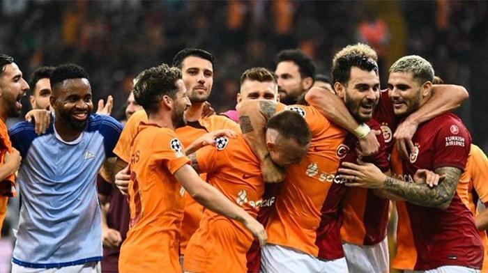 Galatasarayda son dakika gelişmesi Orta sahaya iki dünya yıldızı...