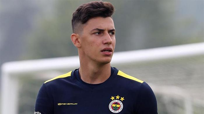BERKE 4 YIL FENERBAHÇE FORMASI GİYDİ
