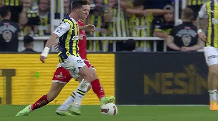 Trioda Fenerbahçe - Antalyaspor maçının tartışmalı pozisyonları değerlendirildi: Gol öncesi faul var mıydı