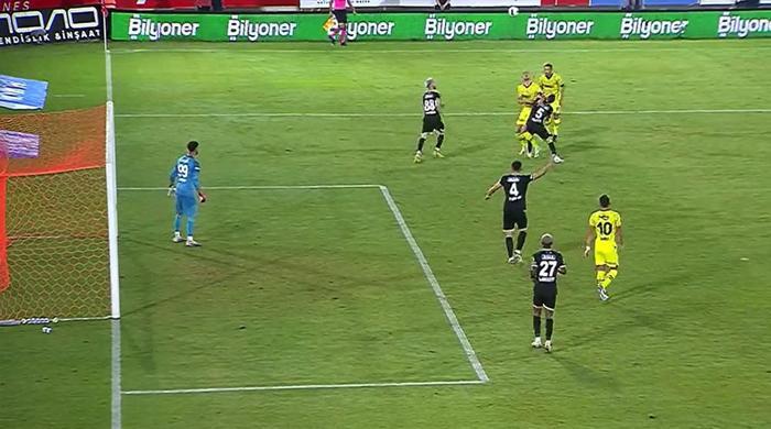Trioda Alanyaspor - Fenerbahçe maçının tartışmalı pozisyonları değerlendirildi: Verilen gol kararı doğru mu