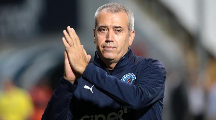 HAKEM PENALTI OLMAYAN POZİSYONDA PENALTI VERDİ