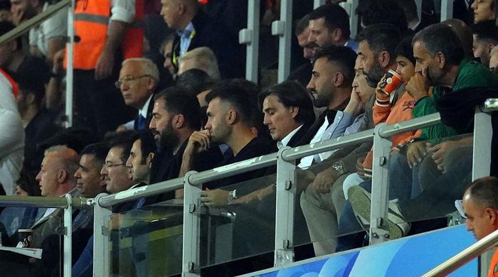 YÖNETİCİLER VE MONTELLA MAÇI TAKİP ETTİ