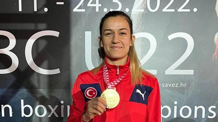 HATİCE AKBAŞ (BOKSÖR-DÜNYA ŞAMPİYONU)