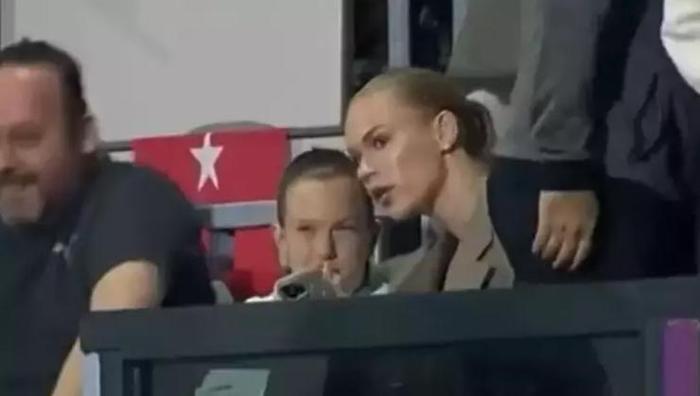 Arina Fedorovtseva, Eyüpspor-Bandırmaspor maçını izledi: Berke Özere nazar değdi