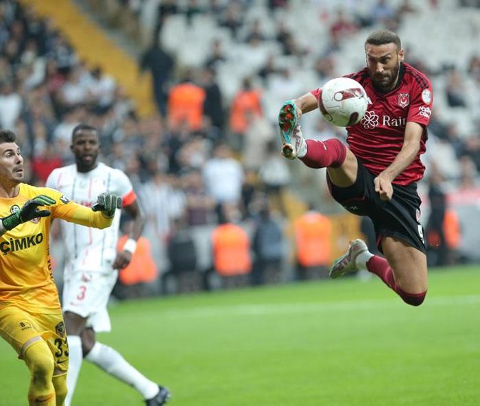 Kara Kartal'dan Net Galibiyet! Beşiktaş-Gaziantep FK Maçında Yaşananlar ve  Tepkiler