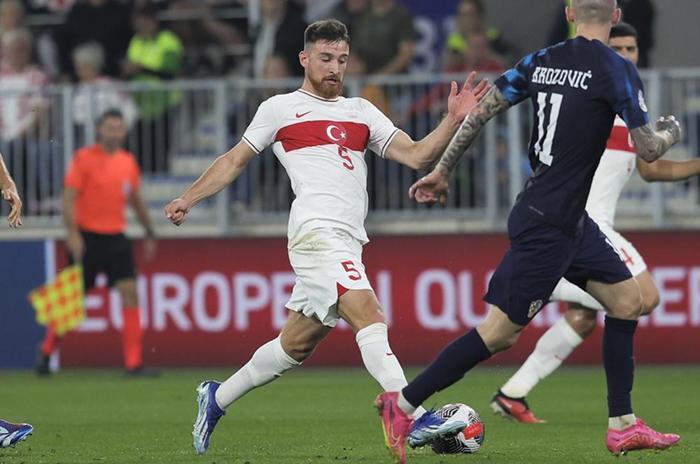 Galatasaray milli yıldızın peşinde 10 milyon Euro...