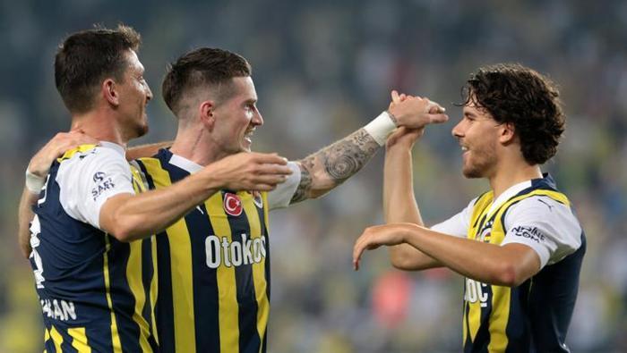 Fenerbahçede İsmail Kartal formülü buldu Sol bekte şaşırtan tercih...