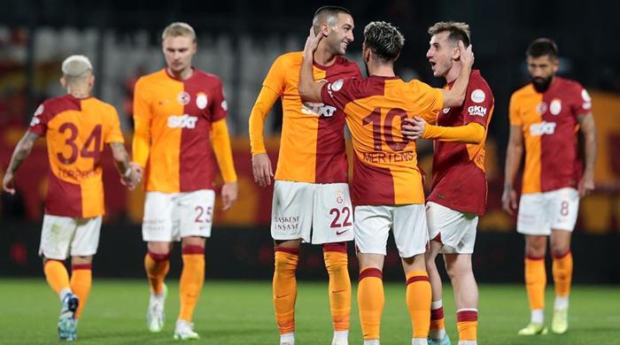ASLAN ZİRVE YAPTI