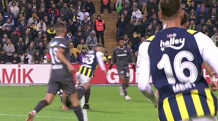 Trioda Pendikspor - Galatasaray maçının tartışmalı pozisyonları değerlendirildi: Penaltı beklenen 3 an