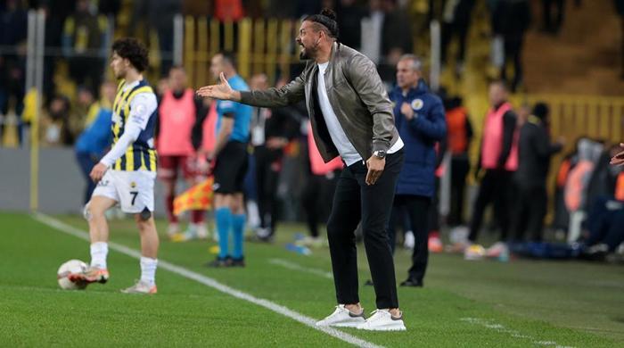 SERVET ÇETİN: 0-0 İKEN PENALTI POZİSYONU VAR