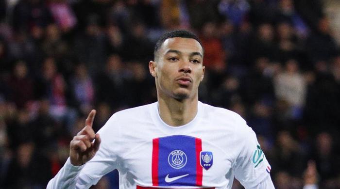 Beşiktaşta Başkan Hasan Arattan PSG çıkarması 3 yıldız hedefte...