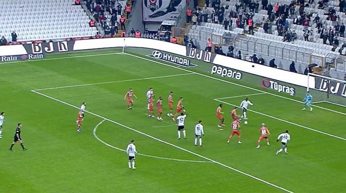 Trioda Beşiktaş - Alanyaspor maçının tartışmalı pozisyonları değerlendirildi: İlk golden önce faul var mı