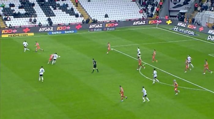 Trioda Beşiktaş - Alanyaspor maçının tartışmalı pozisyonları değerlendirildi: İlk golden önce faul var mı