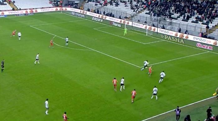 Trioda Beşiktaş - Alanyaspor maçının tartışmalı pozisyonları değerlendirildi: İlk golden önce faul var mı